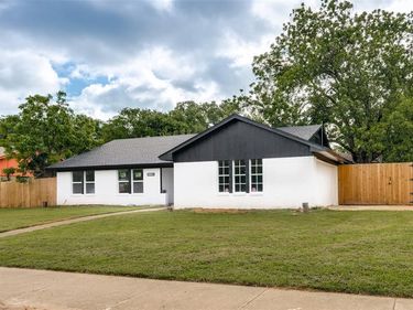 2921 Hitson Lane, Fort Worth, TX 76112