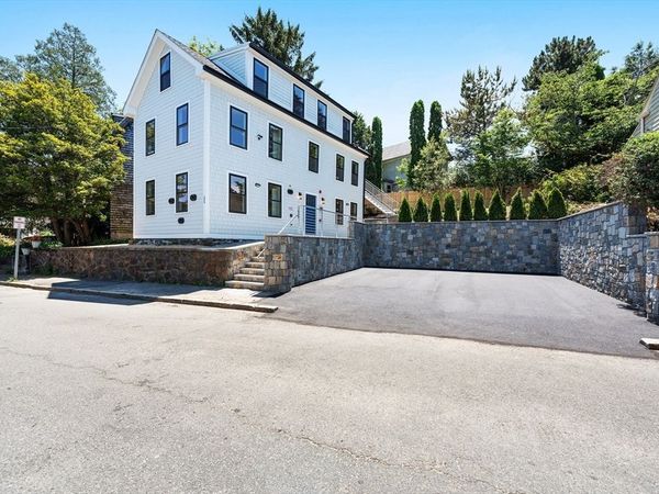 290 Washington St, Unit B, Marblehead, MA 01945