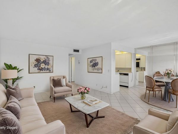 4059 Guildford D, Boca Raton, FL 33434