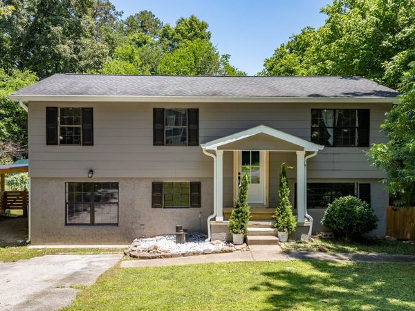1617 N Chester Road, Hixson, TN 37343