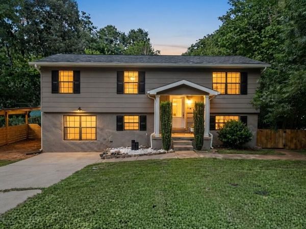 1617 N Chester Road, Hixson, TN 37343