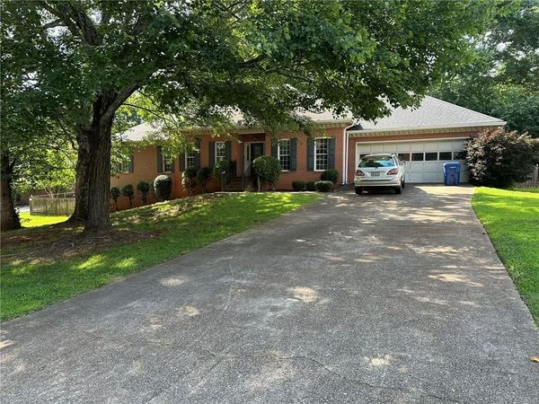 823 Austin Court , Lawrenceville, GA 30046