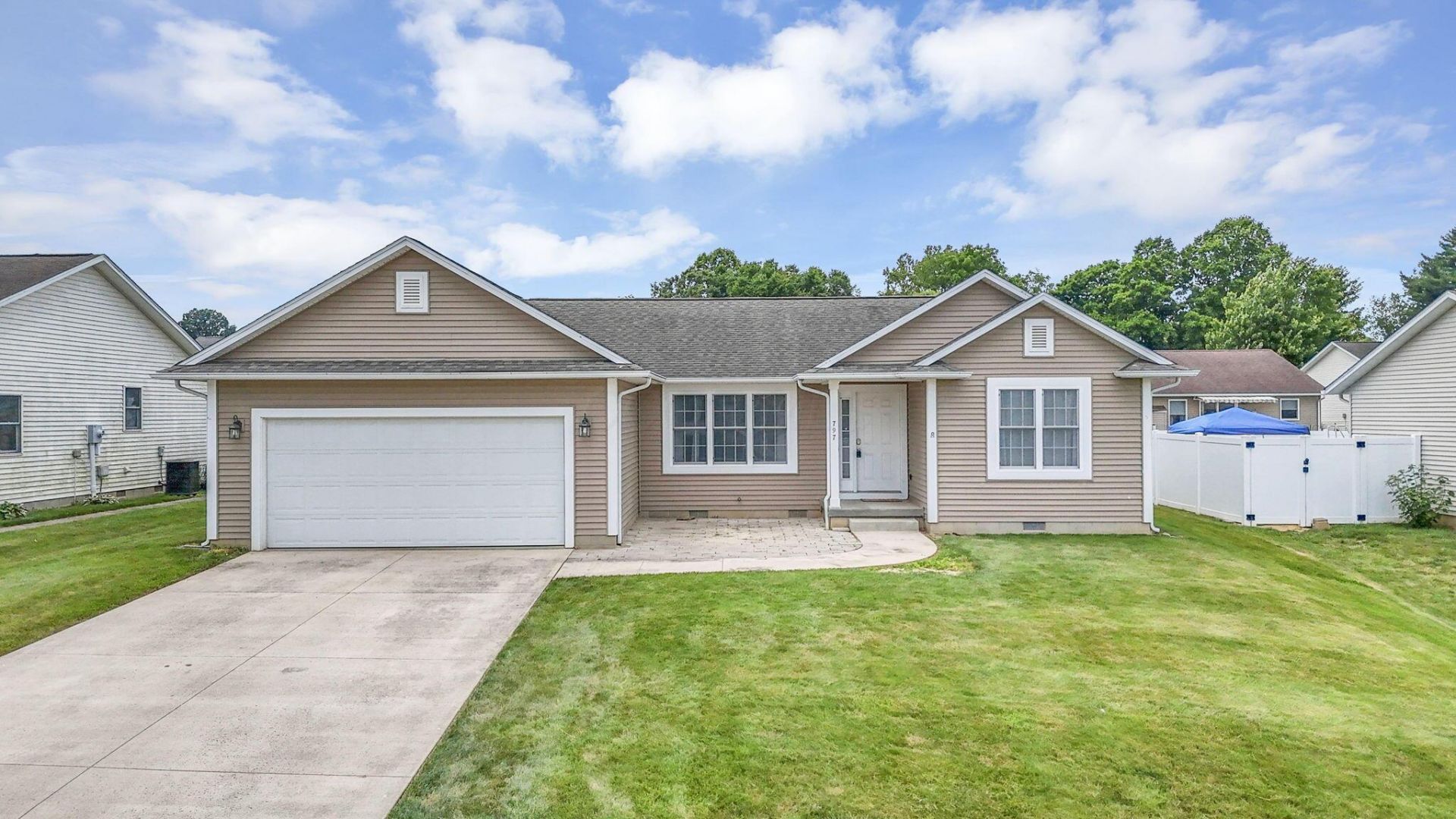 797 Hobart Avenue, Logan, OH 43138 Main Photo