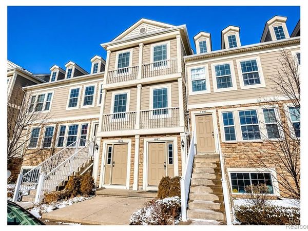 1097 Foxboro, Troy, MI 48083