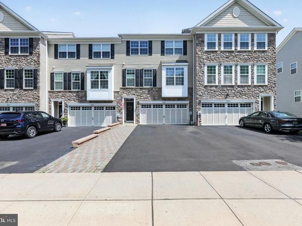 26123 HICKORY LANE , LANGHORNE, PA 19047