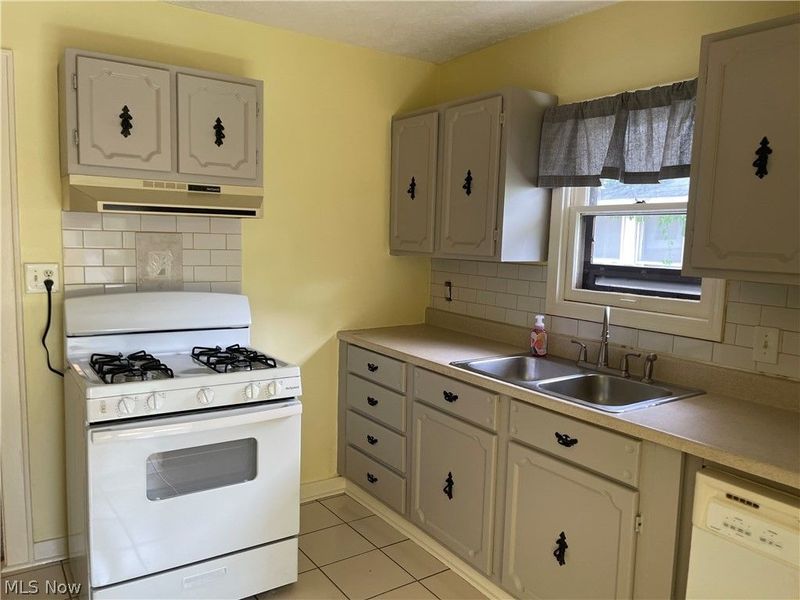 628 Garry Road, Akron, OH 44305 Photo 7