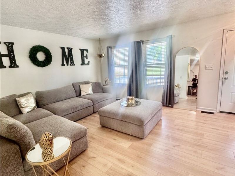 7712 Spafford Road , Cleveland, OH 44105 Photo 8