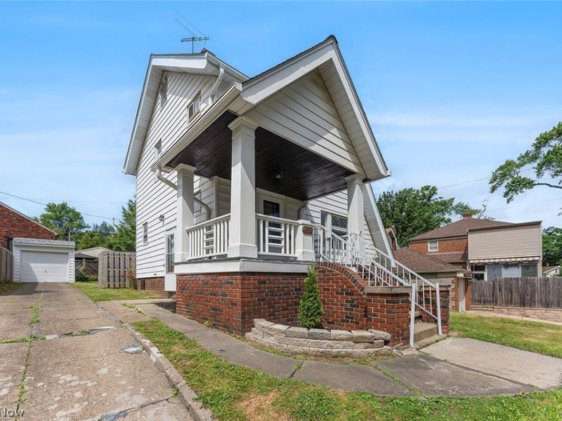 4650 Dornur Drive, Cleveland, OH 44109 Photo 2