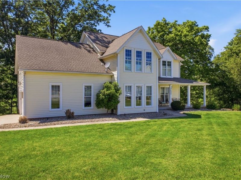 2692 Pitcher Plant Court , Uniontown, OH 44685 Photo 2