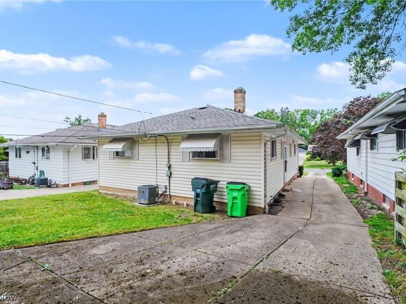 5576 Andover Boulevard , Garfield Heights, OH 44125 Photo 21