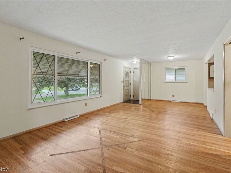 5576 Andover Boulevard , Garfield Heights, OH 44125 Photo 3