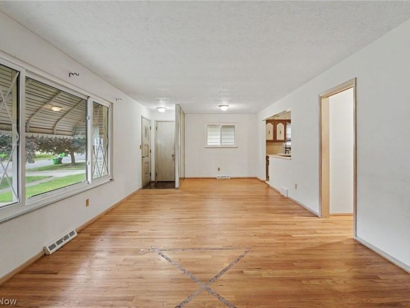 5576 Andover Boulevard , Garfield Heights, OH 44125 Photo 4