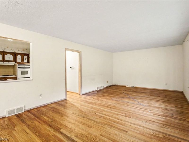 5576 Andover Boulevard , Garfield Heights, OH 44125 Photo 6