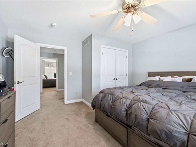 5067 Shepherds Glen , Willoughby, OH 44094 Photo 16
