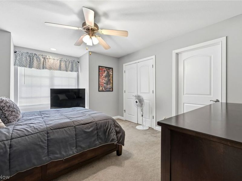 5067 Shepherds Glen , Willoughby, OH 44094 Photo 18