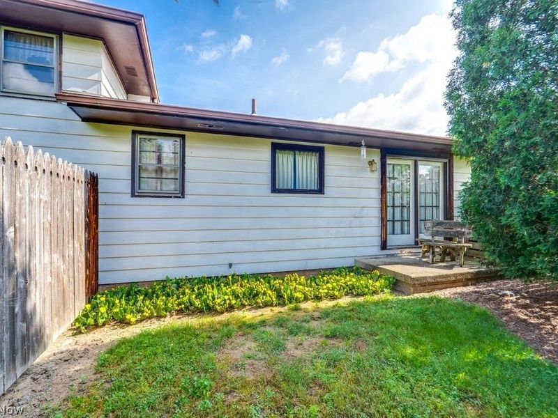 550 E Carrollton Street , Magnolia, OH 44643 Photo 18