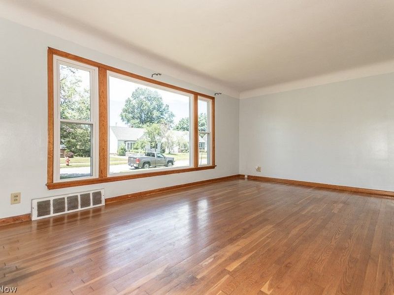 721 Pendley Road , Willowick, OH 44095 Photo 6