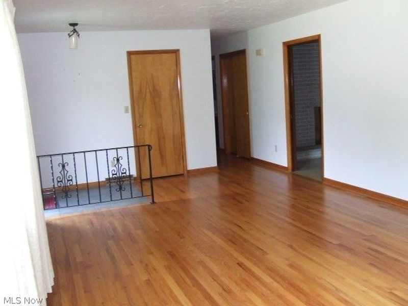 166 W Garwood Drive , Tallmadge, OH 44278 Photo 5