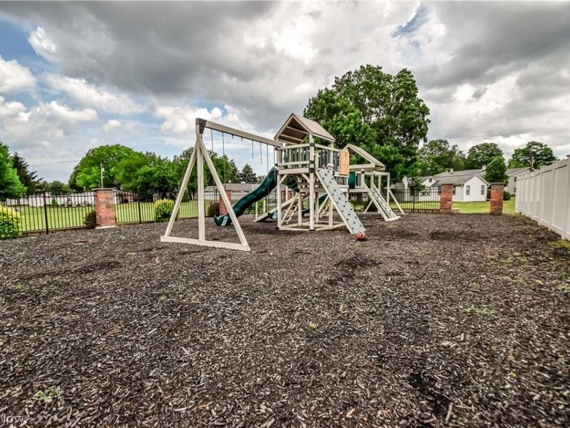 1 Meadowlawn Drive, Unit 12, Mentor, OH 44060 Photo 22