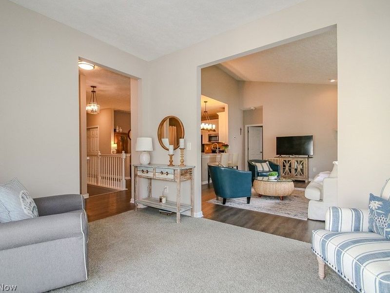 9072 Devonshire Drive, Olmsted Falls, OH 44138 Photo 14