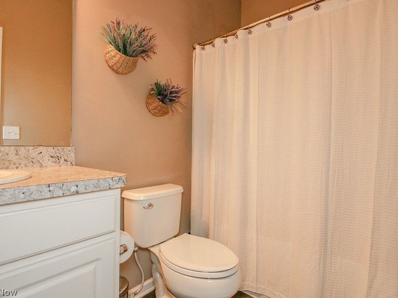9072 Devonshire Drive, Olmsted Falls, OH 44138 Photo 16