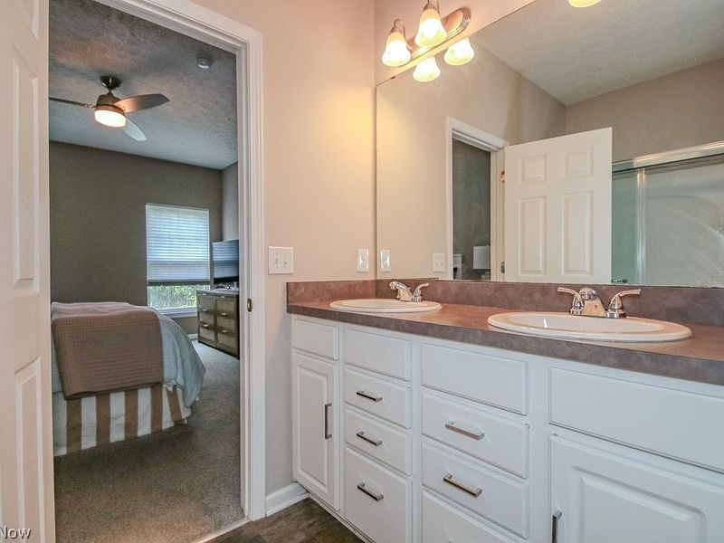 9072 Devonshire Drive, Olmsted Falls, OH 44138 Photo 24