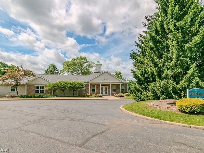 9072 Devonshire Drive, Olmsted Falls, OH 44138 Photo 39