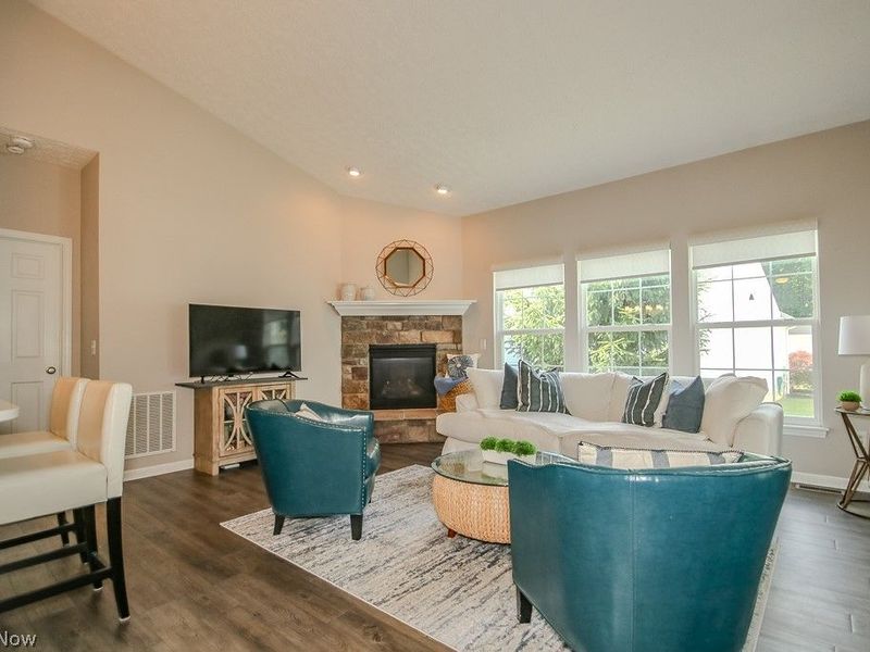 9072 Devonshire Drive, Olmsted Falls, OH 44138 Photo 9