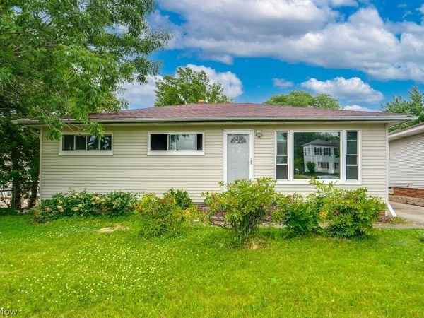 5833 Stumph Road , Parma Heights, OH 44130