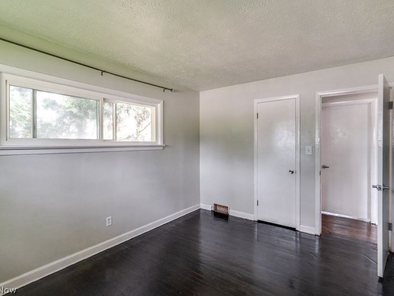 5833 Stumph Road , Parma Heights, OH 44130 Photo 15
