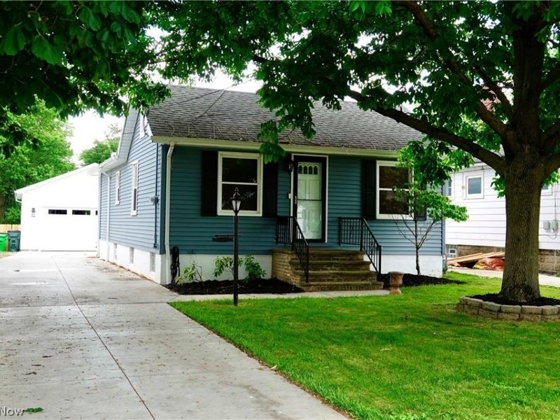1325 Elmwood Road, Mayfield Heights, OH 44124 Photo 1
