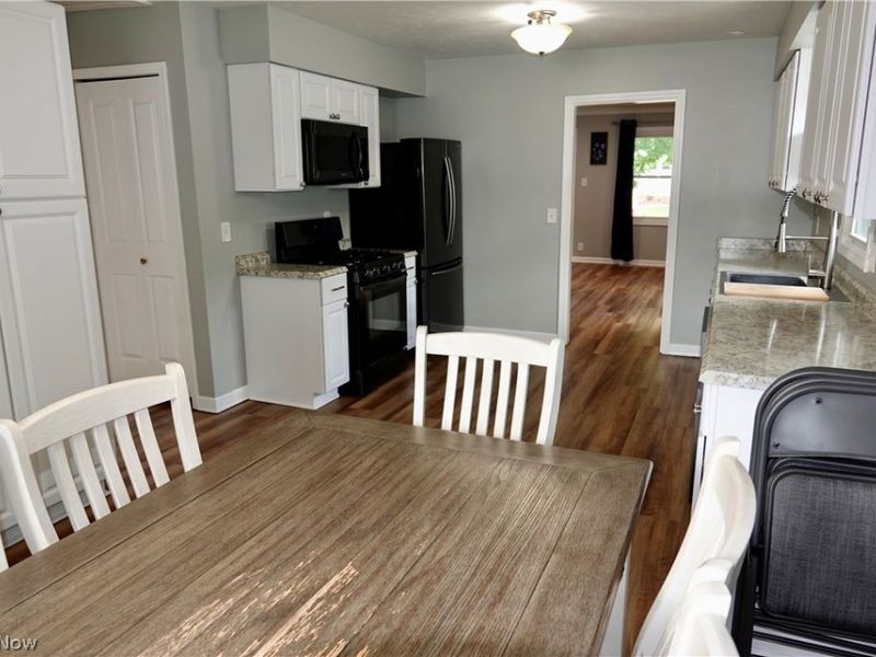1325 Elmwood Road, Mayfield Heights, OH 44124 Photo 14