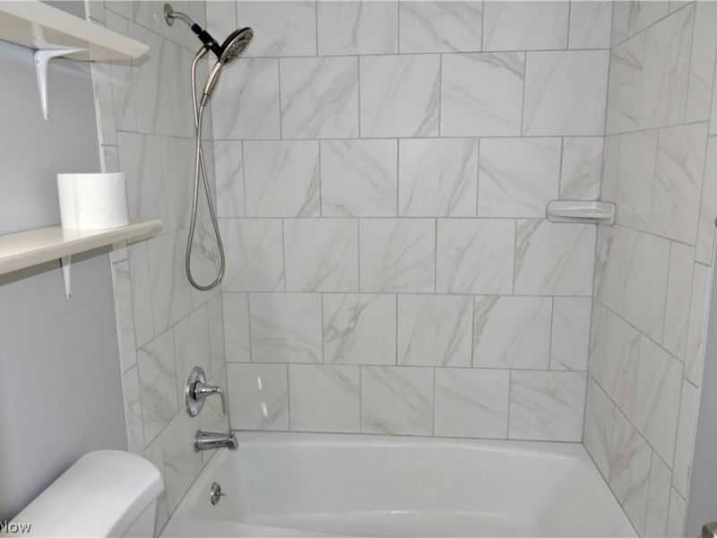 1325 Elmwood Road, Mayfield Heights, OH 44124 Photo 23