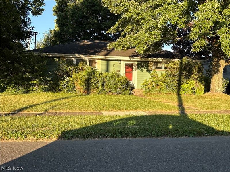 561 Rebecca Avenue , Hubbard, OH 44425 Photo 1