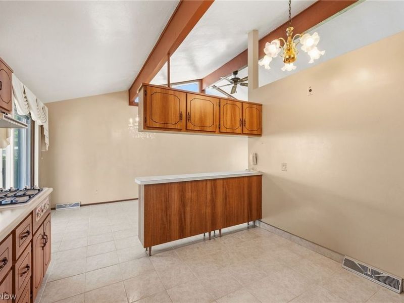 1226 Golden Gate Boulevard , Mayfield Heights, OH 44124 Photo 11