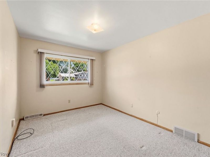 1226 Golden Gate Boulevard , Mayfield Heights, OH 44124 Photo 21