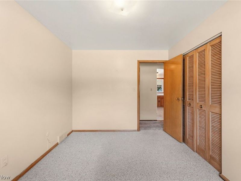 1226 Golden Gate Boulevard , Mayfield Heights, OH 44124 Photo 23