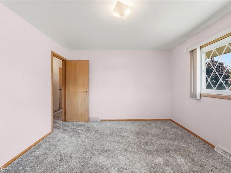 1226 Golden Gate Boulevard , Mayfield Heights, OH 44124 Photo 26