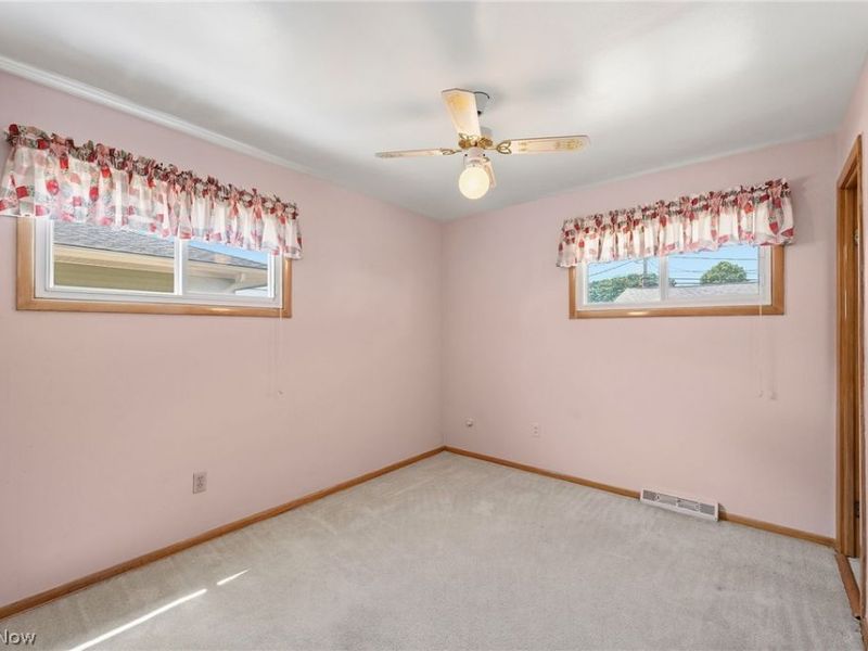1226 Golden Gate Boulevard , Mayfield Heights, OH 44124 Photo 29