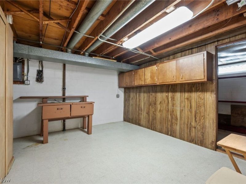 1226 Golden Gate Boulevard , Mayfield Heights, OH 44124 Photo 38