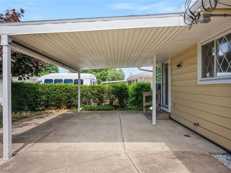 1226 Golden Gate Boulevard , Mayfield Heights, OH 44124 Photo 8