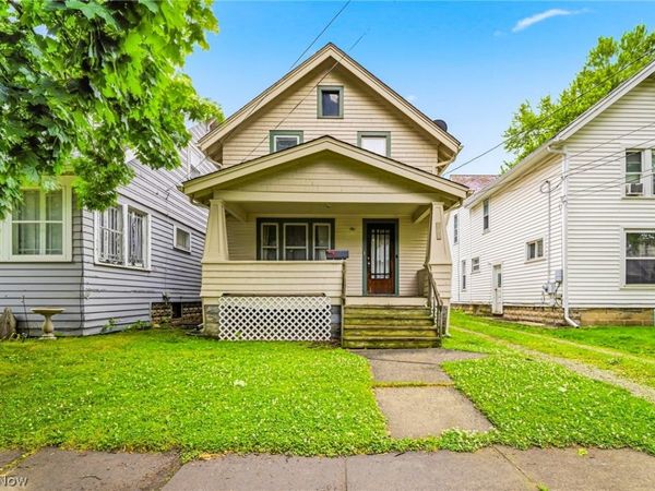 618 W 57th Street , Ashtabula, OH 44004