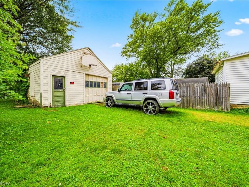 618 W 57th Street , Ashtabula, OH 44004 Photo 8