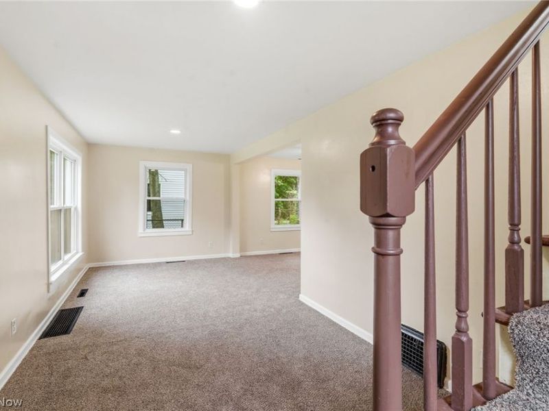 445 Oak Avenue , Alliance, OH 44601 Photo 2