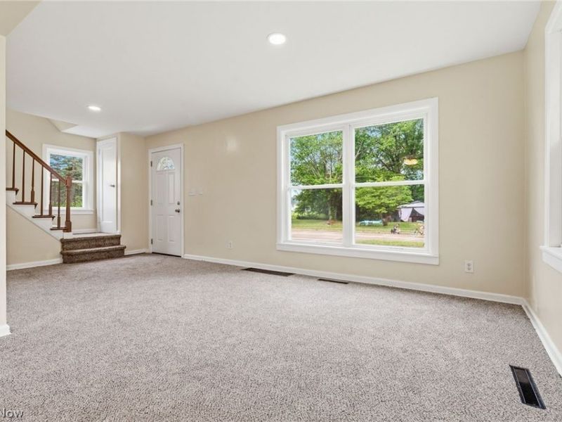 445 Oak Avenue , Alliance, OH 44601 Photo 4