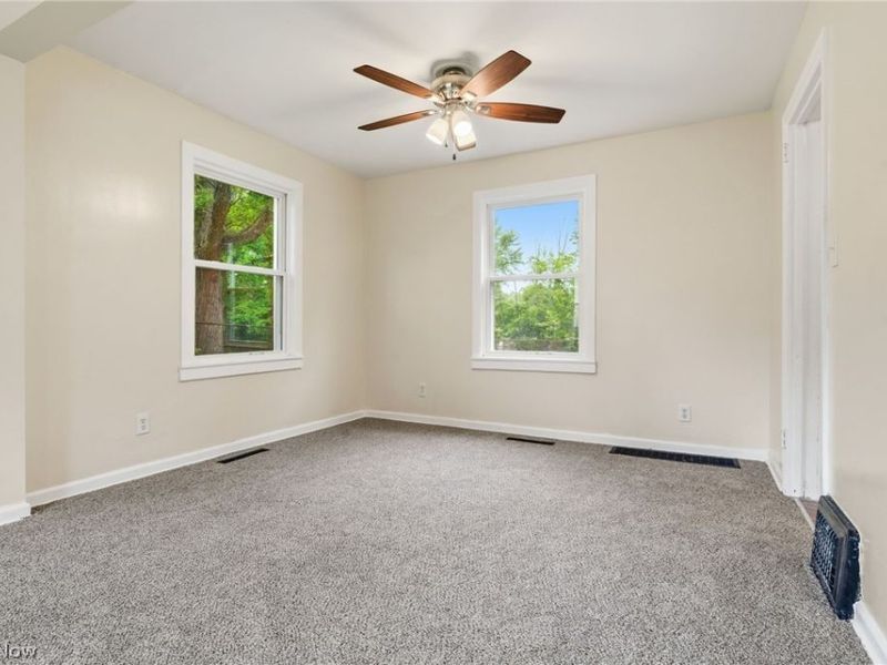 445 Oak Avenue , Alliance, OH 44601 Photo 5
