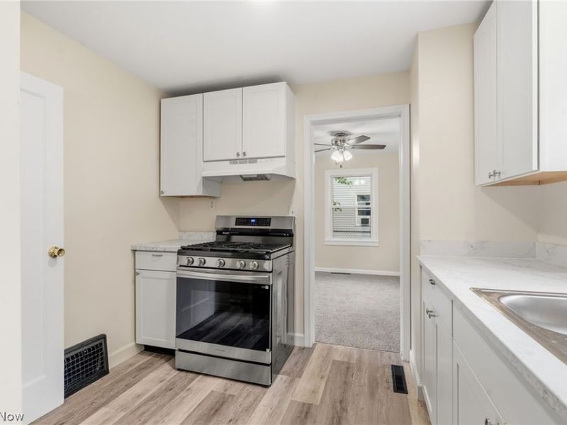 445 Oak Avenue , Alliance, OH 44601 Photo 9