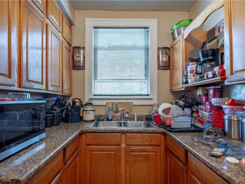 531 Fernwood Drive, Akron, OH 44320 Photo 16