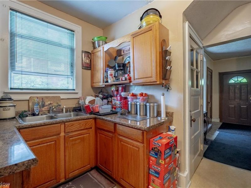 531 Fernwood Drive, Akron, OH 44320 Photo 17