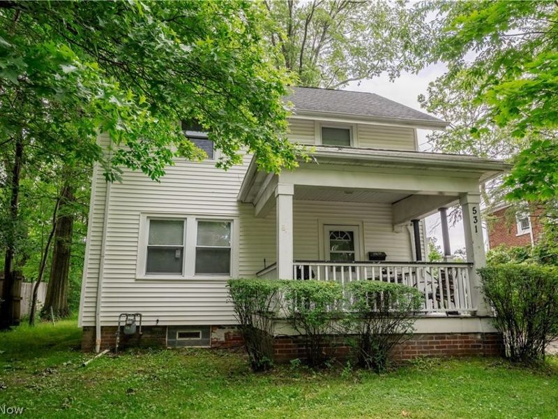 531 Fernwood Drive, Akron, OH 44320 Photo 2